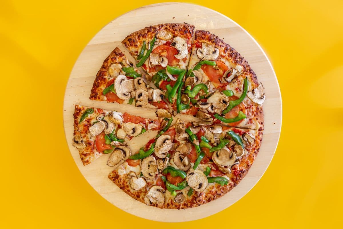 Medium Vegetarian Pizza