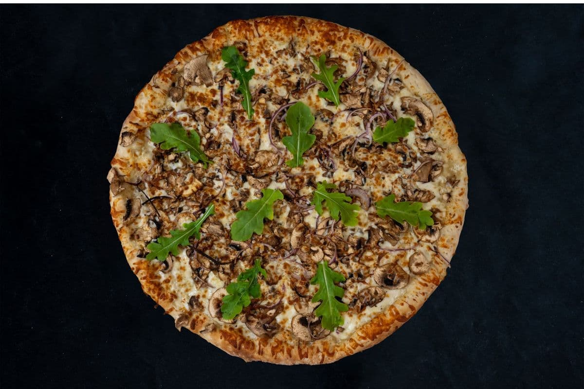 16" X-Large Garden Rocket Funghi Pizza