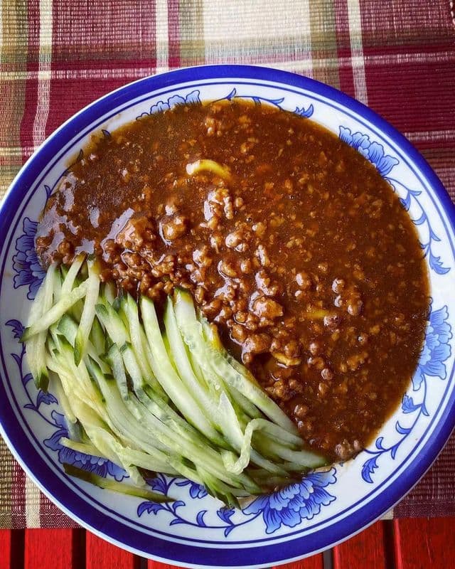 Minced Pork with Noodle in Peking Sauce  / 炸酱面 -Q5 