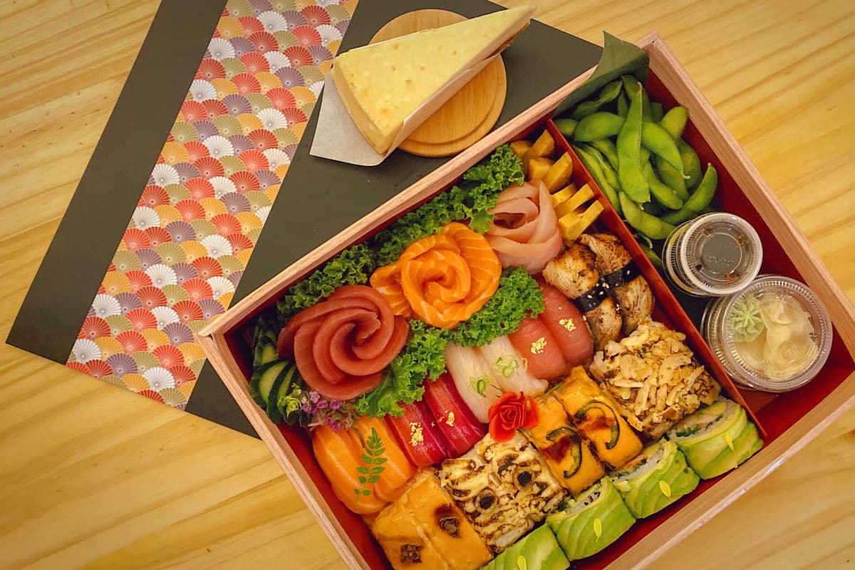 Sake Special Love Box (45 pcs)