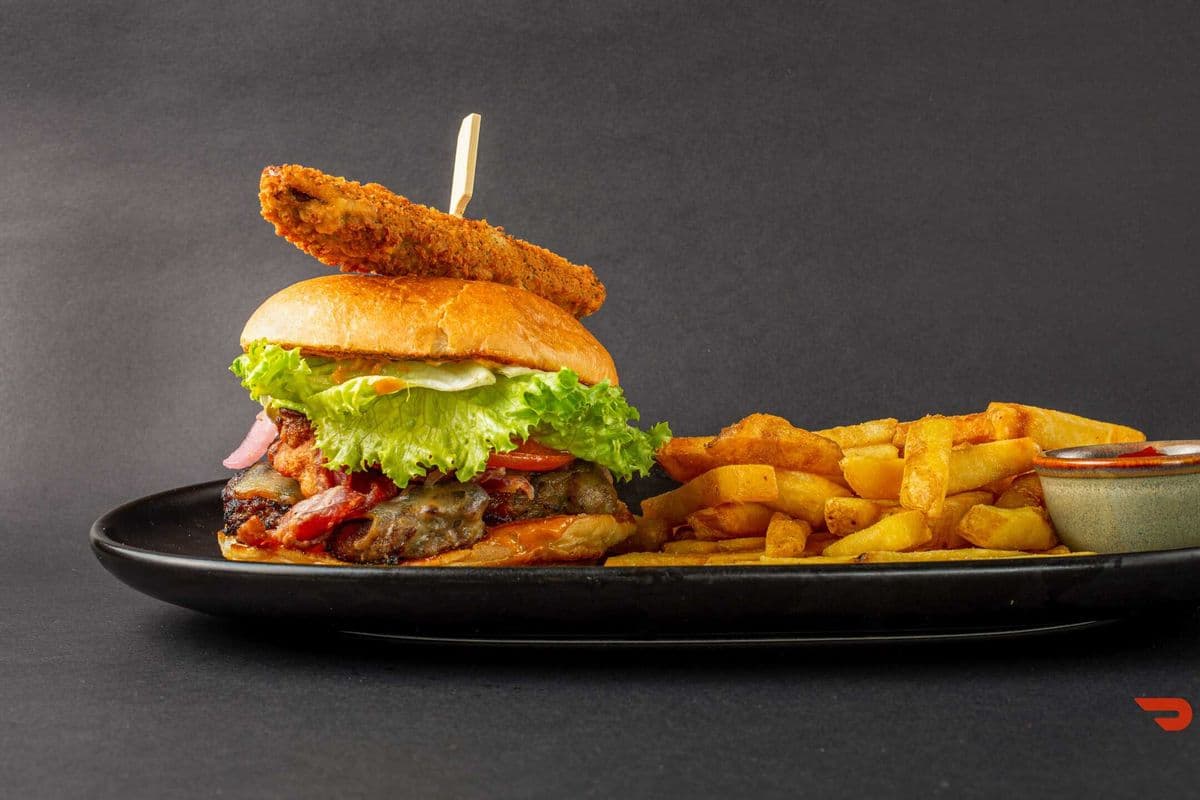 J’s Signature Beef Burger