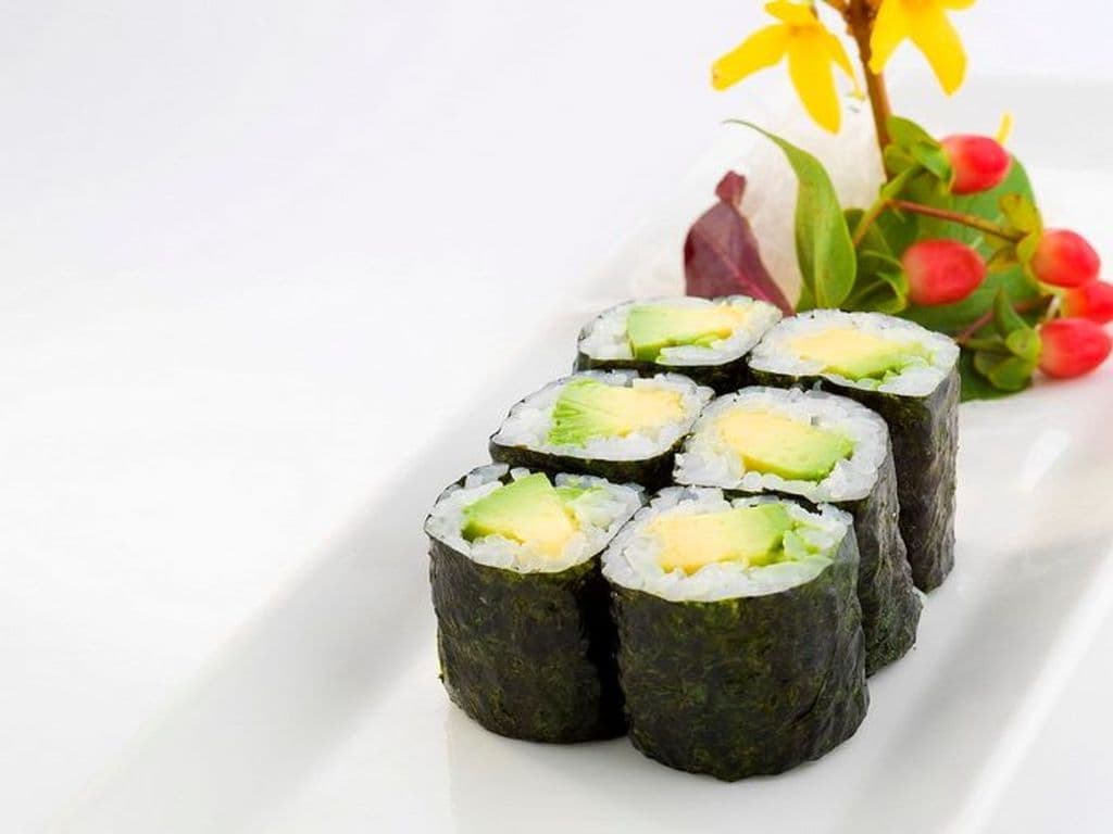 Avocado Roll (6 pcs)