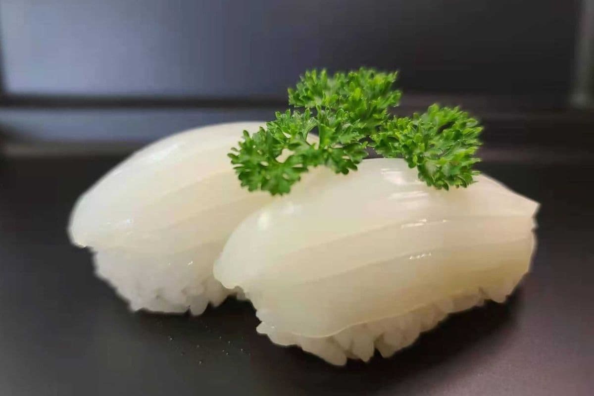 Ika Nigiri Sushi (3pcs)