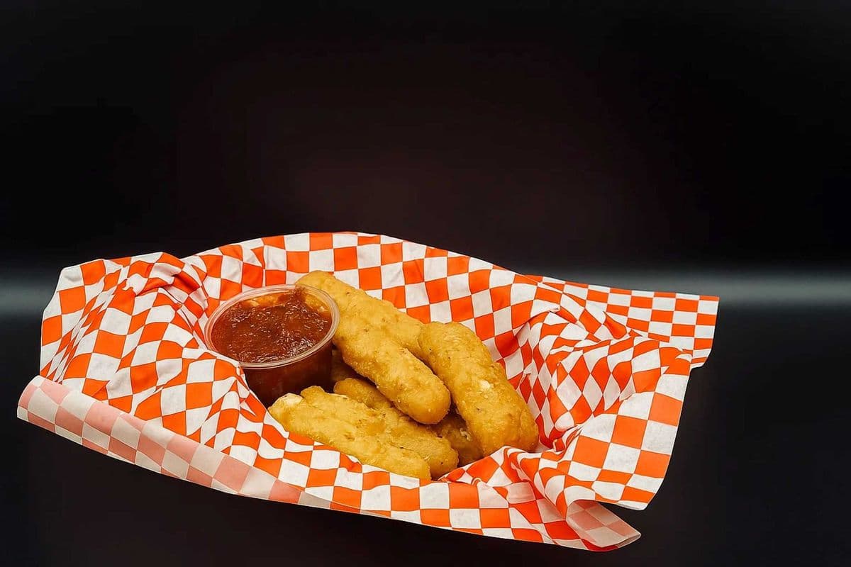 Mozza Sticks (8 Pcs)
