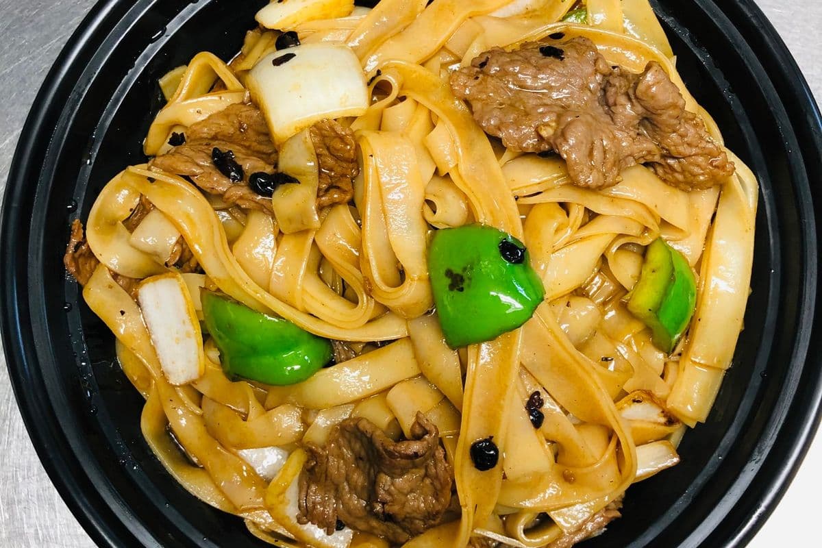 Beef Flat Noodle in Black Bean Sauce