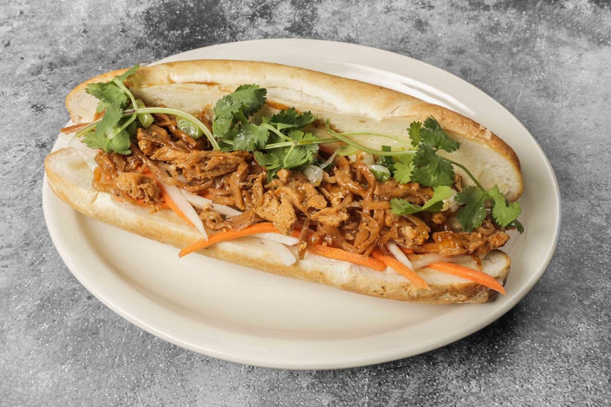 S.M1. Bánh Mì Vegetable & Coke - ( Buy 1 get 1 free)