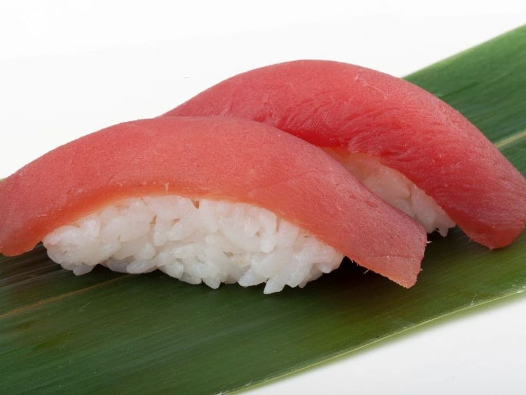 402. Red Tuna Sushi (3pc)