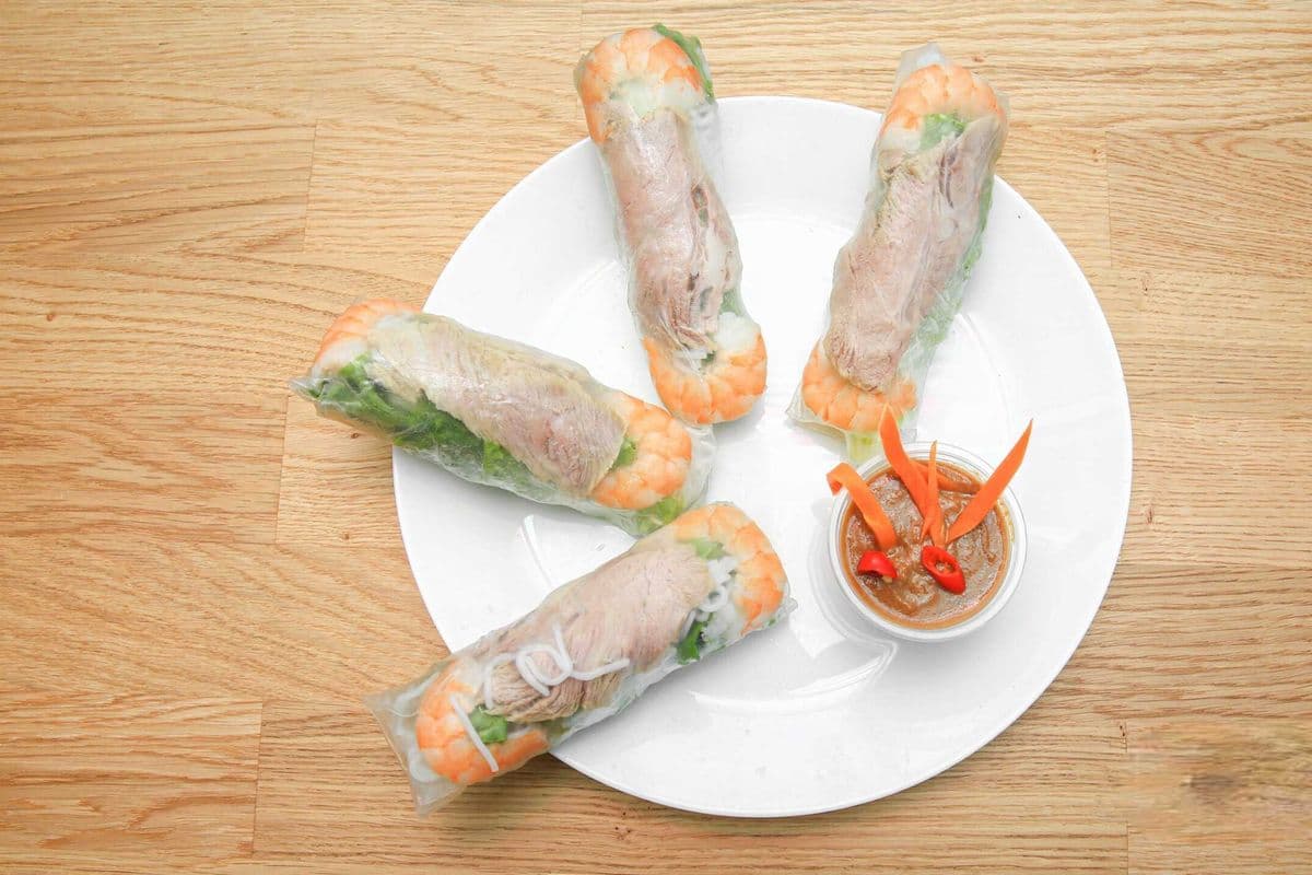 17. Salad Rolls with Shrimp and Pork (4 Pieces) - Goi Cuốn Tôm Thịt