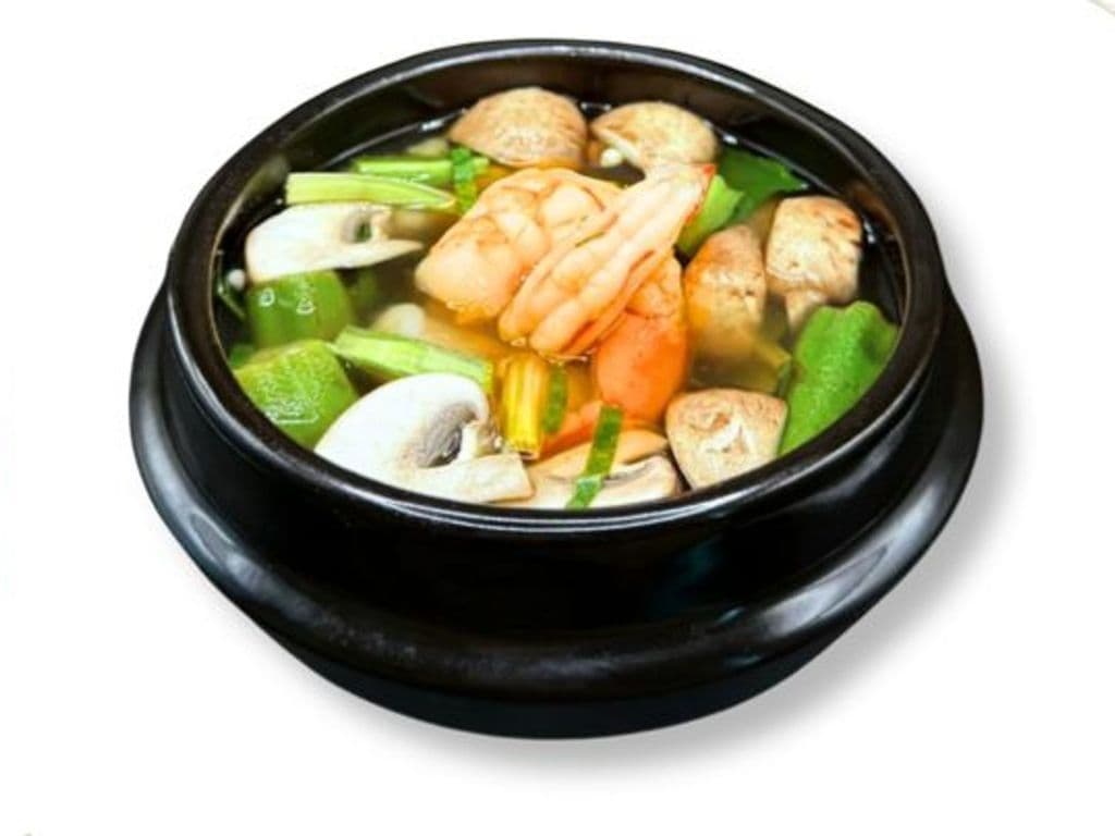 K25 - Tamarind Soup (Canh Chua)