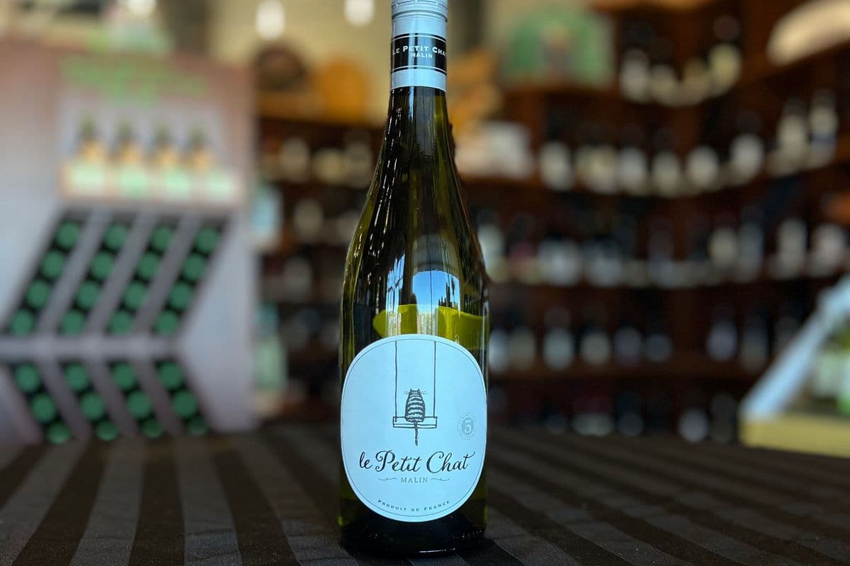 white | le petit chat blanc (1 x 750mL)