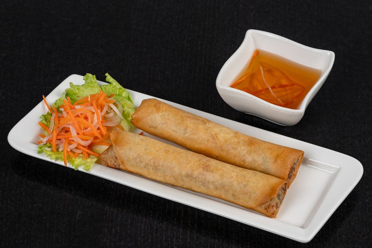 A1. Spring Rolls (2 rolls) / Chả Giò (2 Cuốn)