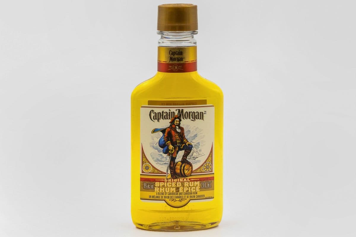 CAPTAIN MORGAN SPICED RUM (1 x 200 ml)