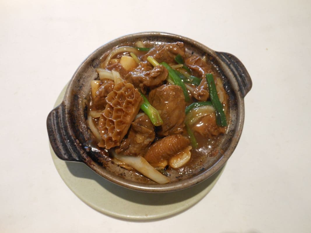 Braised Assorted Beef Brisket with Rice Roll 牛什腸粉煲