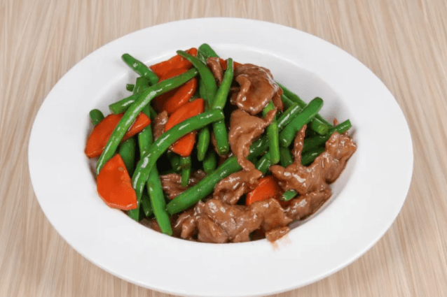 32. Sliced Beef and Green Beans in Black Bean Sauce