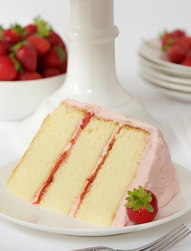 Vanilla Strawberry Cream Cake (V)