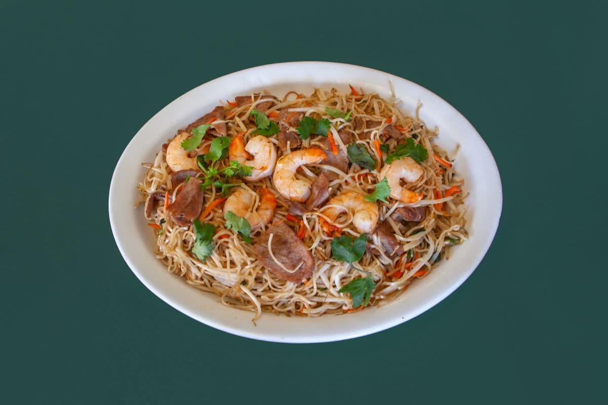 41. Beef and Shrimp on Egg Noodles - Mi Xao Vietnam