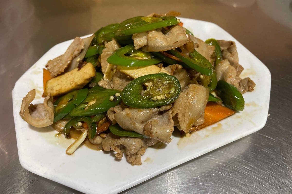 T13. Sauteed Pork and Veggie Country Style (农家小炒肉)