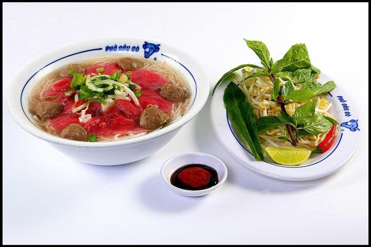 321. Rare Beef and Beef Balls Rice Noodle Soup