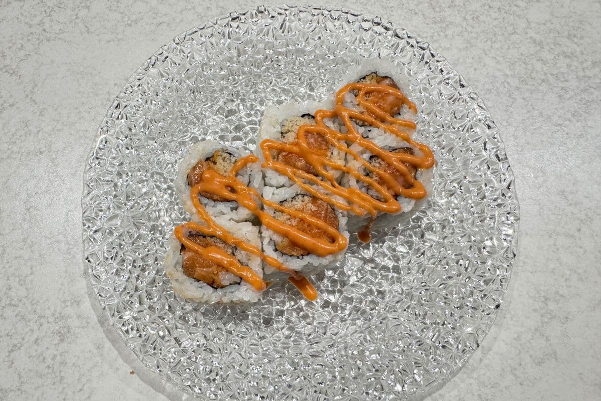 2. Spicy Salmon Roll (6 pcs)