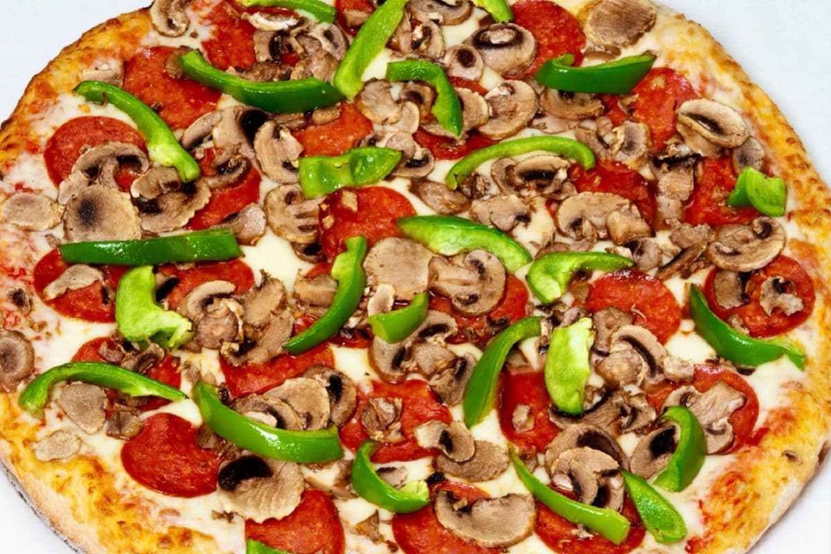 Mega Deluxe Pizza