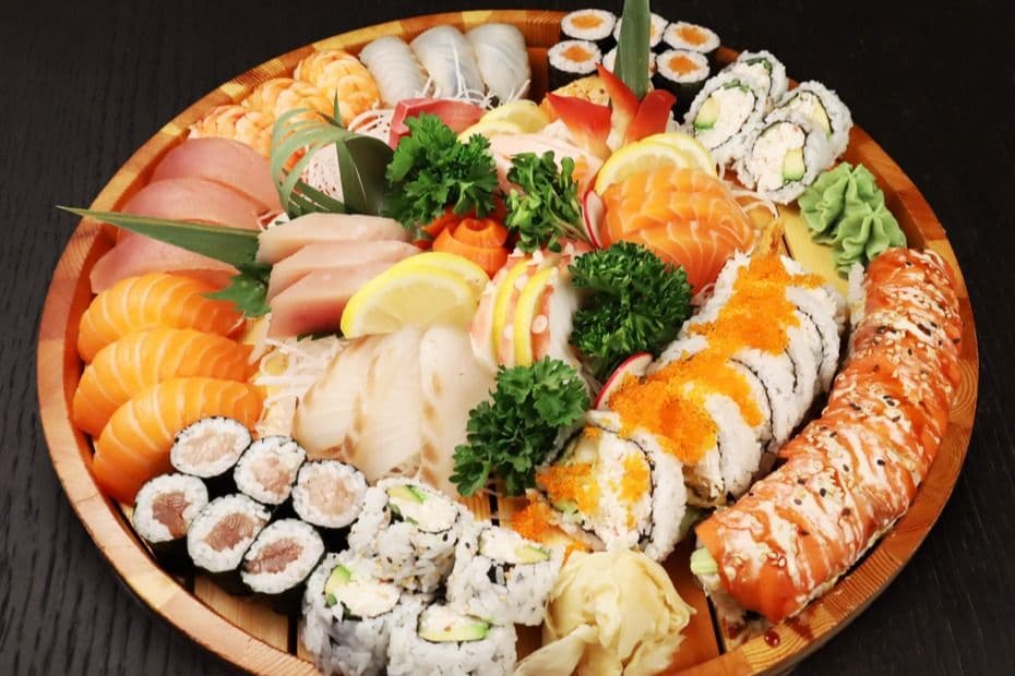 Deluxe Party Sushi & Sashimi