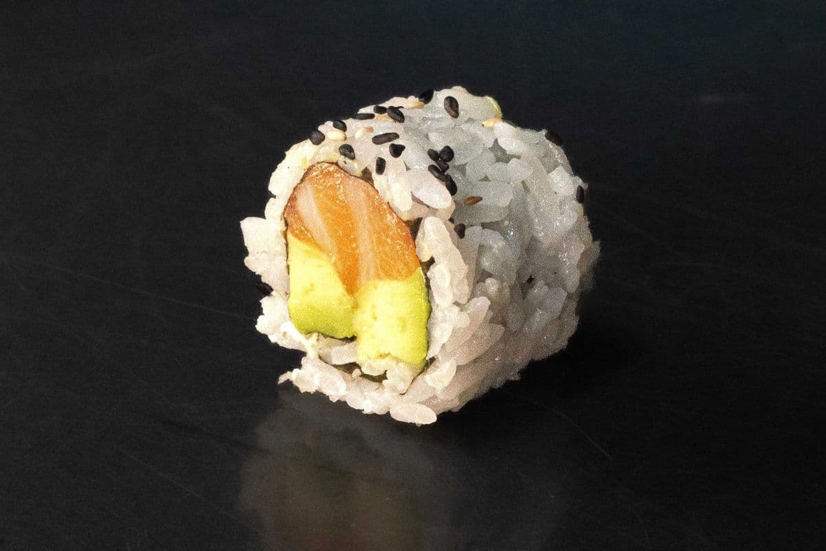 1133. Salmon Avocado Roll