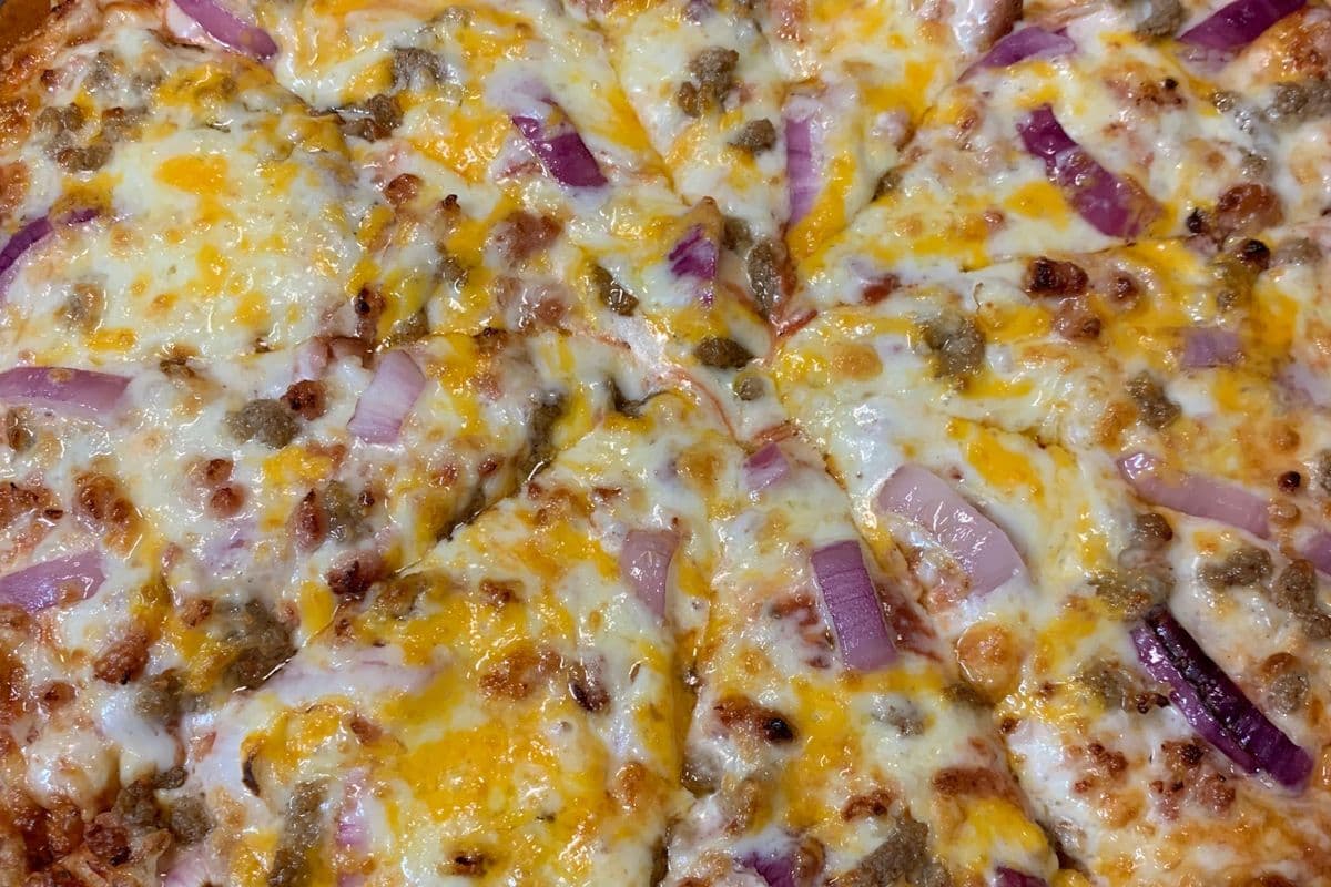 Small Bacon-Cheeseburger Pizza