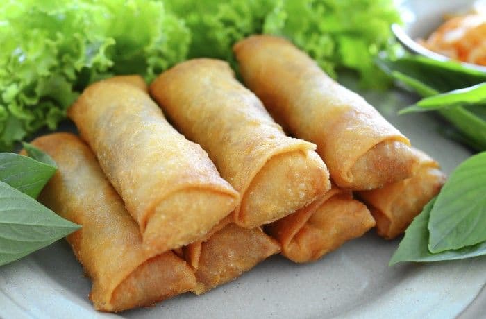 016. Spring Rolls (2 pcs)