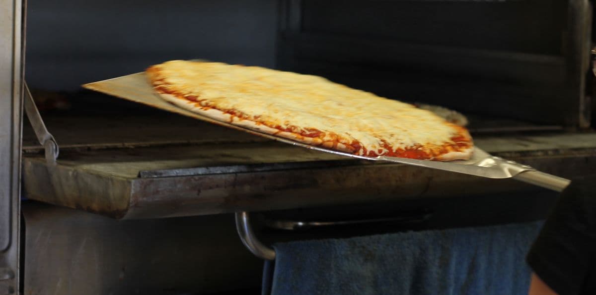 Luca Cheese Pizza Special 18"