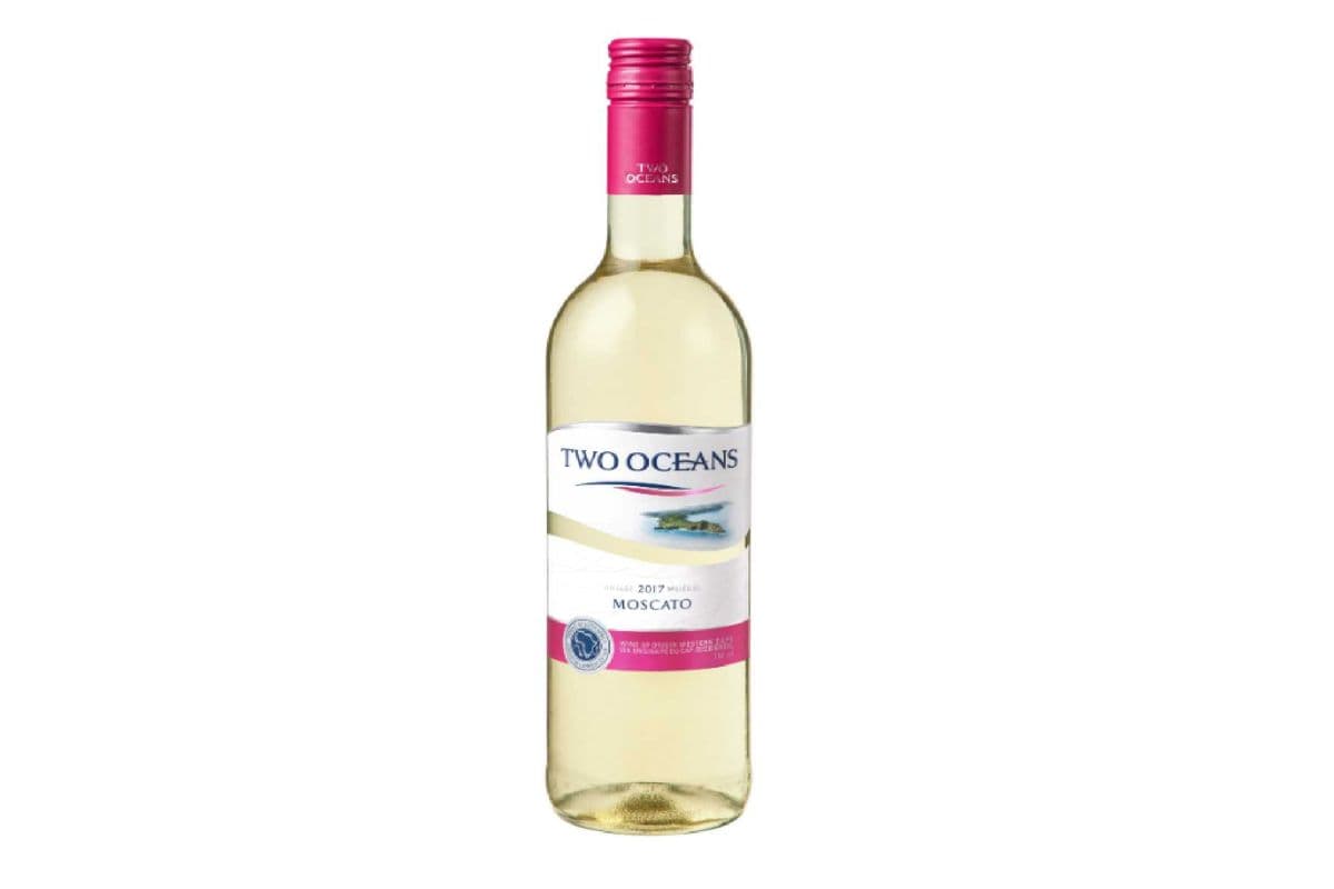 Two Oceans Moscato (1 x 750 ml)
