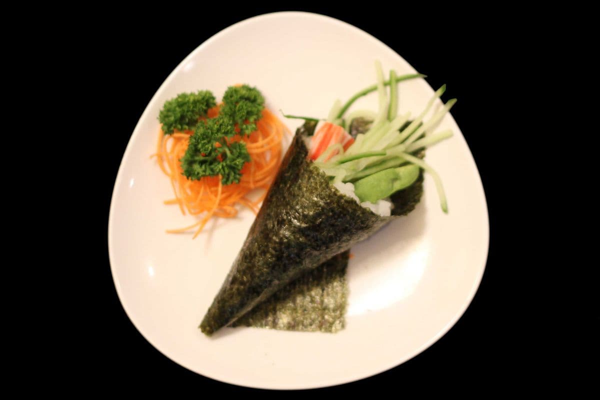 9. California Hand Roll (1 pc)