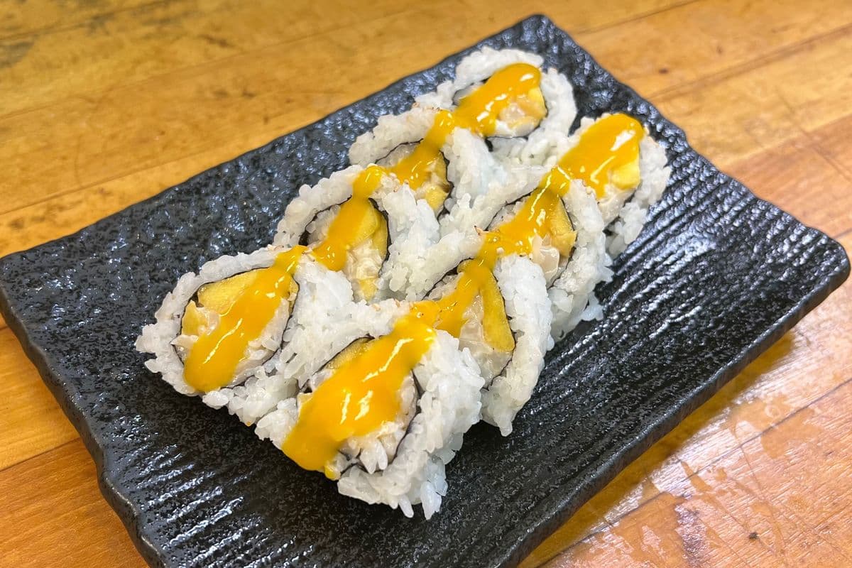Mango Chopped Scallop Roll (8 pcs)