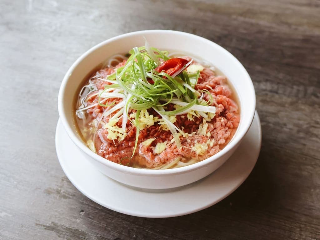 P07 - Northern Style Rare Beef Rice Noodle Soup (Phở Tái Bắc)