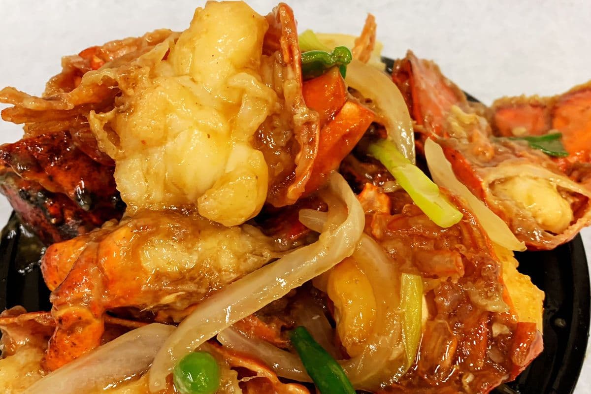 Stir fried Lobsters with ginger & onion