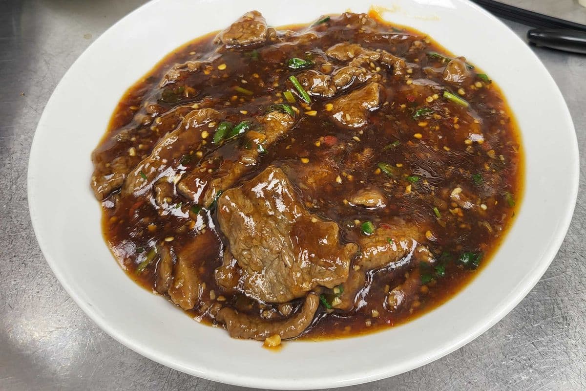 B4. Spicy Garlic Beef
