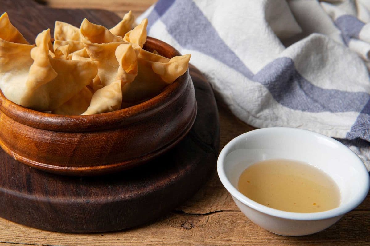 Crab Rangoon (6 Cheese Wontons)