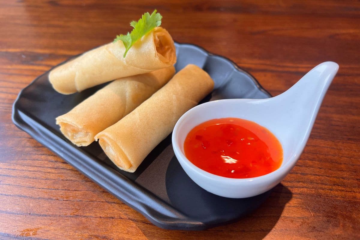 S1-1. Shrimp Spring Rolls (3 pcs) 虾春卷 (3)