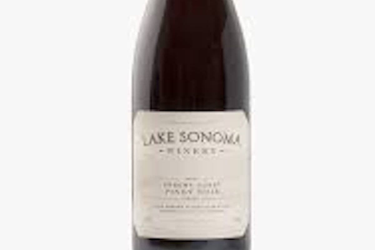 LAKE SONOMA SONOMA COAST PINOT NOIR 750ML (1 x 750ML)