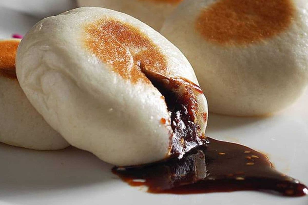 老面芝麻糖膜 sesame & brown sugar bun