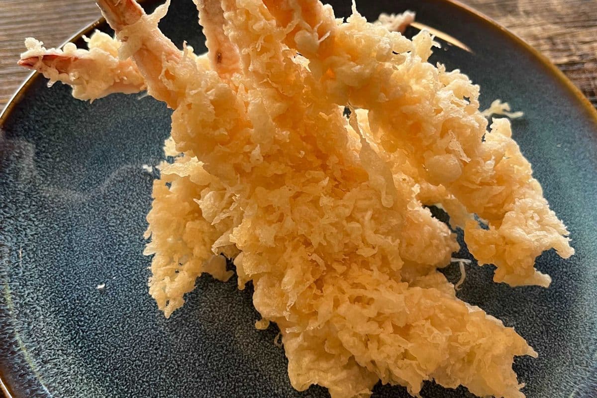 F01. Crevette tempura (6 morceaux) / F01. Shrimp Tempura (6 Pieces)