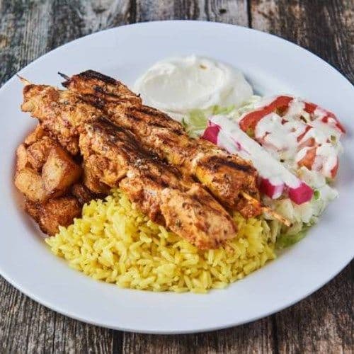Assiette de brochettes de poulet / Chicken Skewers Plate