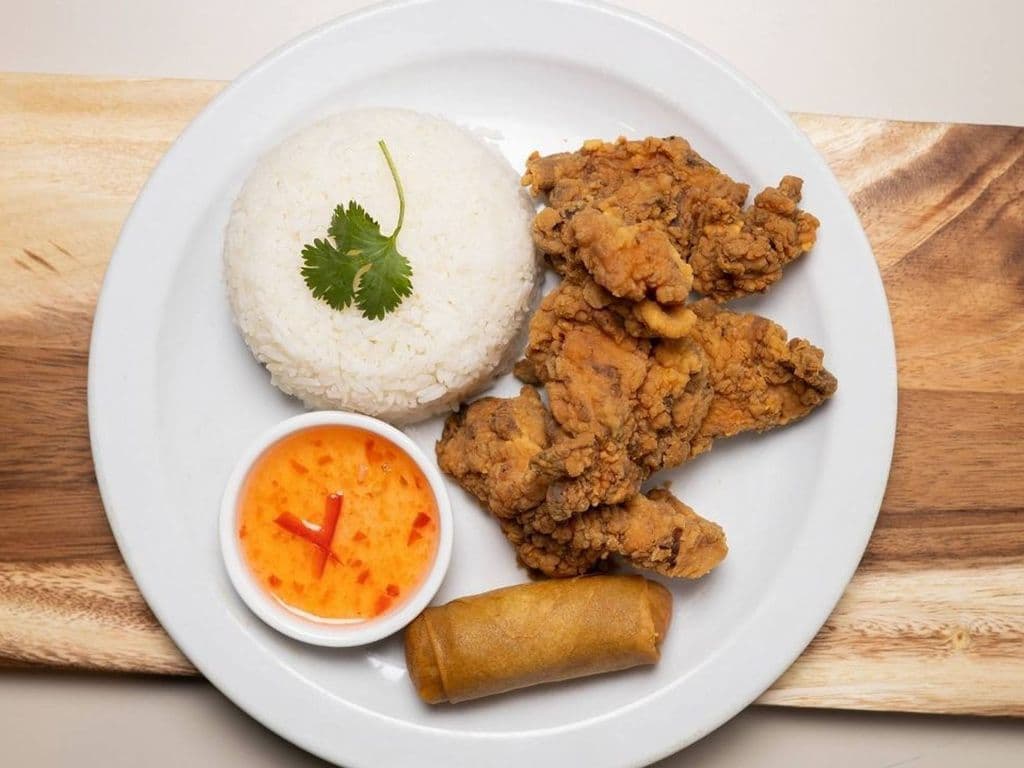 R3. Crunchy Fried Chicken Rice