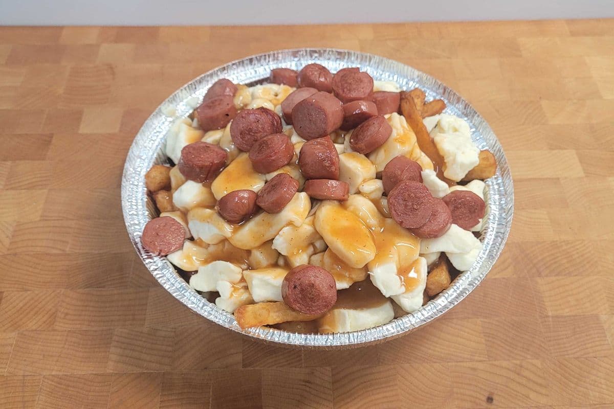 Poutine Saucisse (Poutine Sausage)