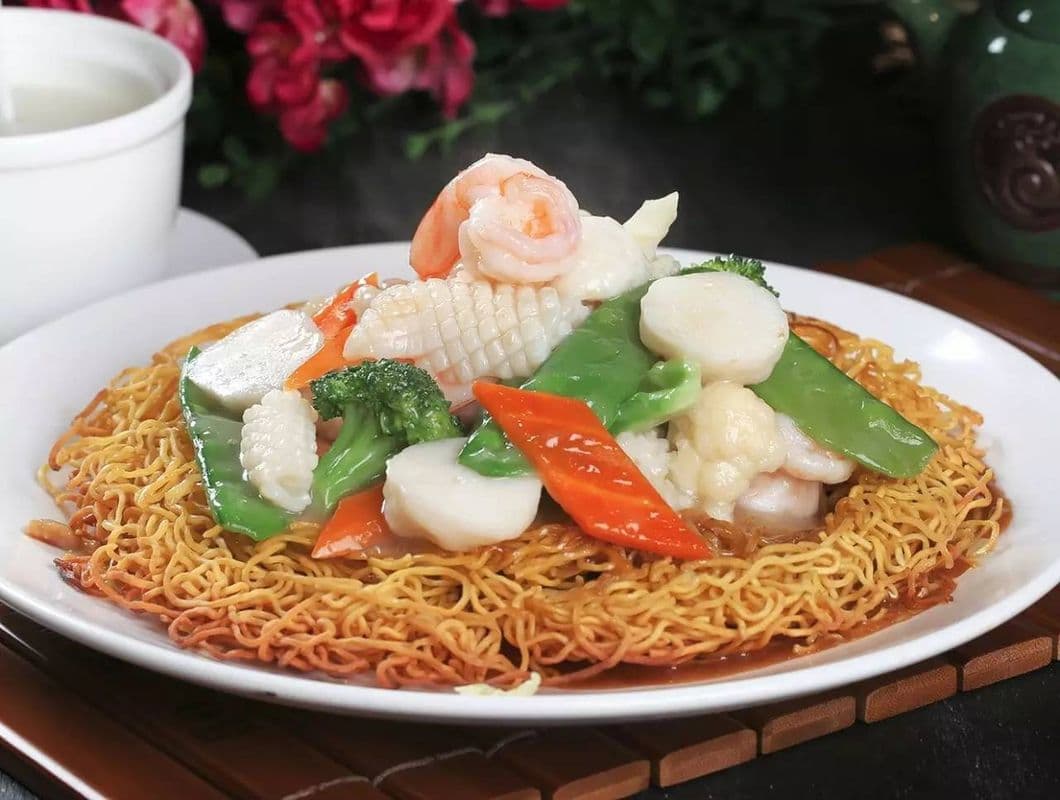 038. Cantonese Seafood Fried Noodles