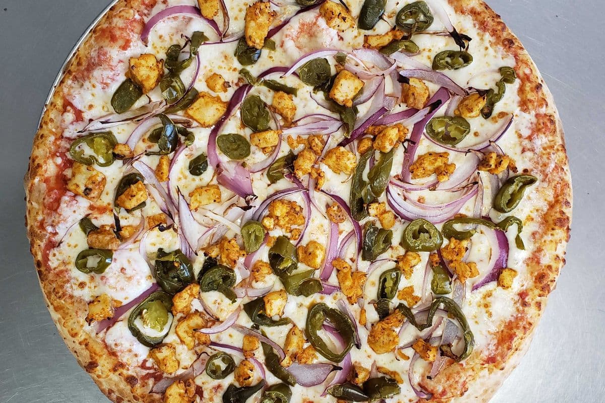 Spicy Butter Chicken Delite Pizza