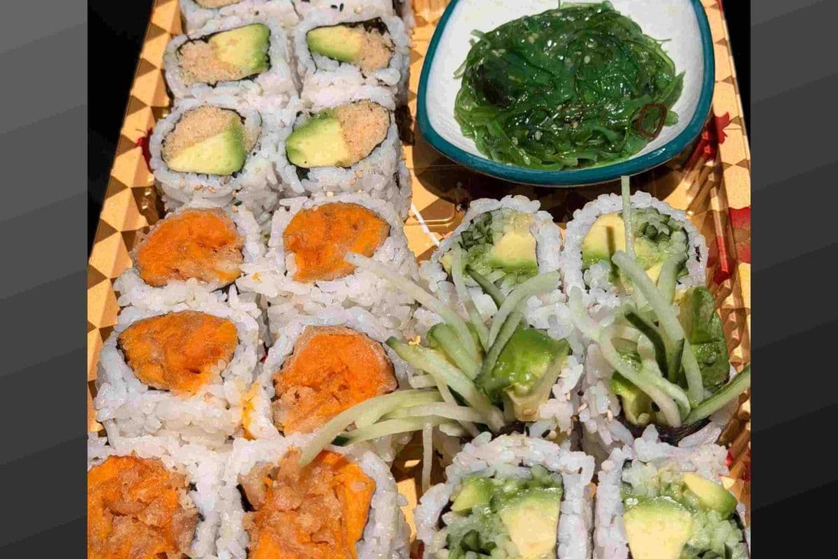 Vegetable Combo A – Includes 1 Seaweed Salad