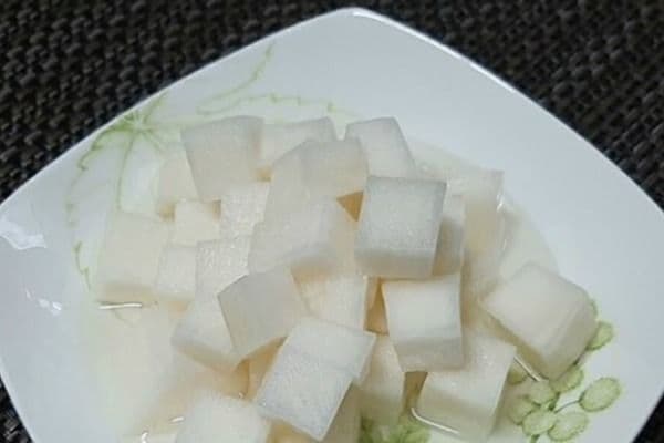 Radis marine (8 oz) / Pickled Radish (8 oz)