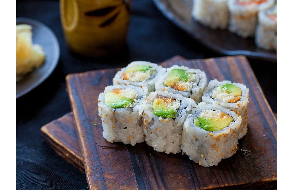 Spicy Avocado Roll (6pcs)