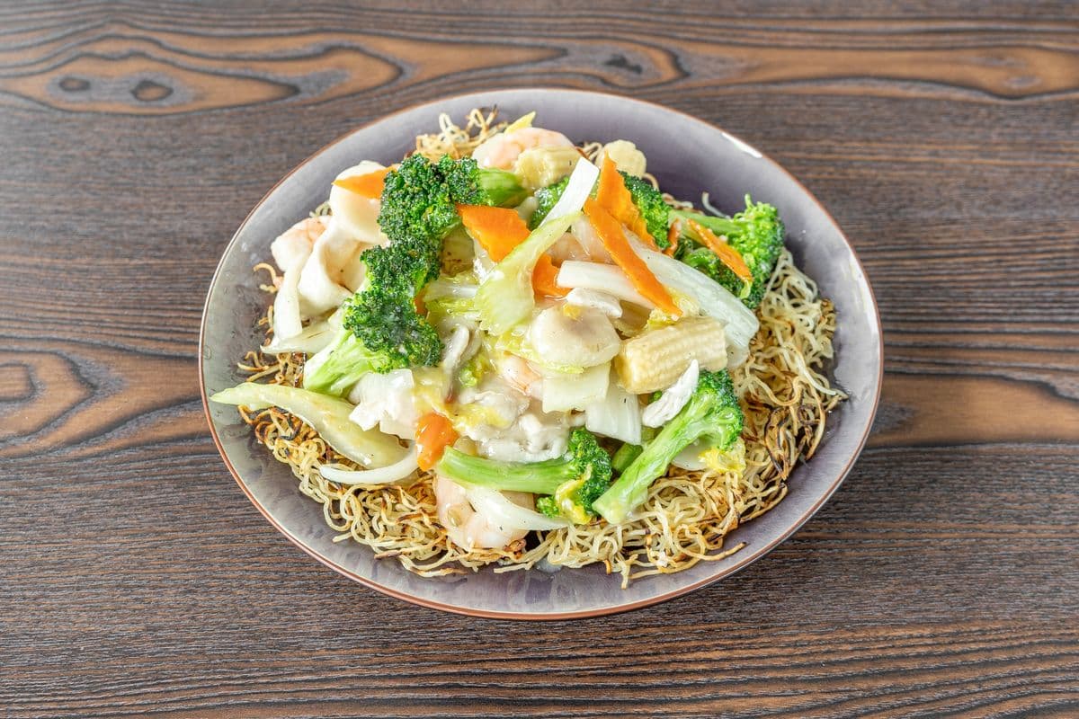 55. Chow Mein Cantonais au Poulet et aux Crevettes / Cantonese Chow Mein with Chicken and Shrimp