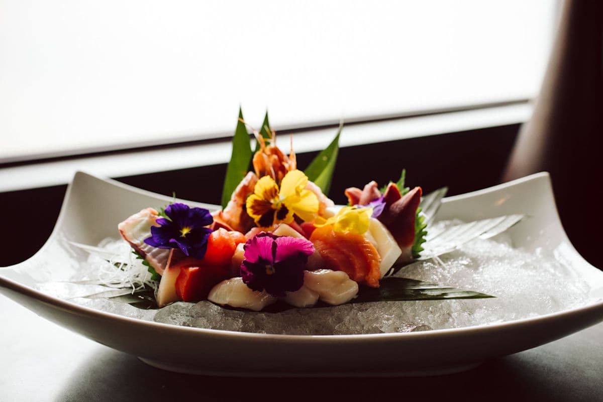 Broadway Sashimi (15 pcs)